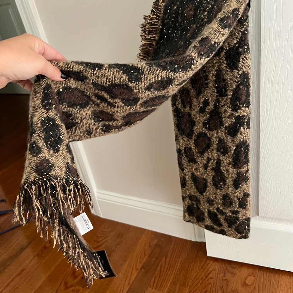 Leopard winter scarf